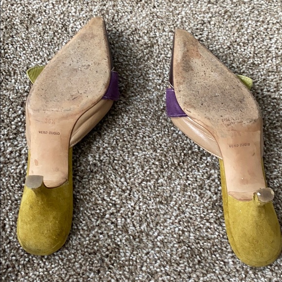 Adorable Prada kitten heeled mules - Picture 2 of 5